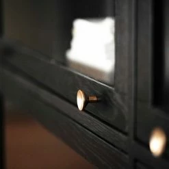 Schlussverkauf 😍 150x81x41 Sideboard Vitrine Mit Vier Klappen - Alida 😍 -Reanna Shop 150x81x41 sideboard vitrine mit vier klappen in schwarz mit metallgriffen alida 05